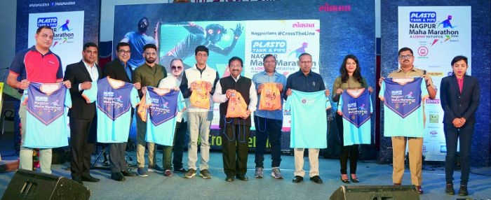 Plasto Nagpur Marathon Kit Distribution: Response to 'Bib Collection Expo' | प्लास्टो नागपूर महामॅरेथॉनचे किट वितरण : 'बिब कलेक्शन एक्स्पो'ला उत्स्फूर्त प्रतिसाद