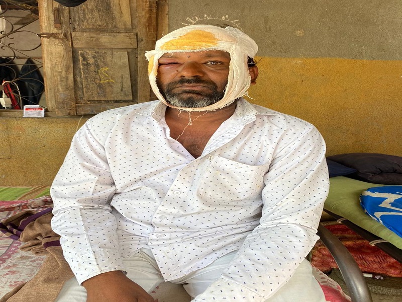 Leopard attack on farmer in Khospuri Shivara; Four goats | खोसपुरी शिवारात बिबट्याचा शेतक-यावर हल्ला; चार शेळ्या केल्या फस्त 
