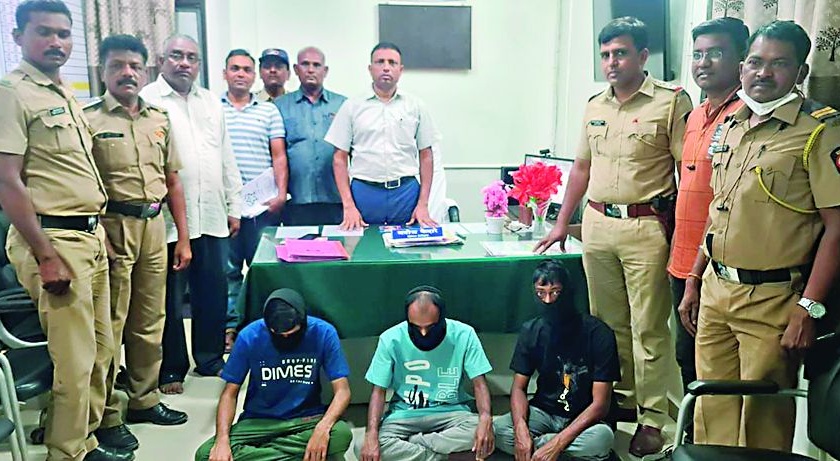 three thugs arrested in Bihar for defrauding worth 10 lakhs from yavatmal trader | यवतमाळच्या व्यापाऱ्याला १० लाखांनी फसवणाऱ्या तीन ठगांना बिहारमधून अटक