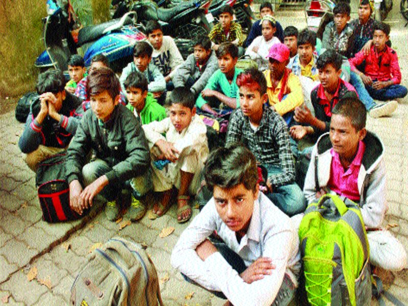 40 juvenile children released from Bihar | बिहारमधून आणलेल्या ४० अल्पवयीन मुलांची सुटका
