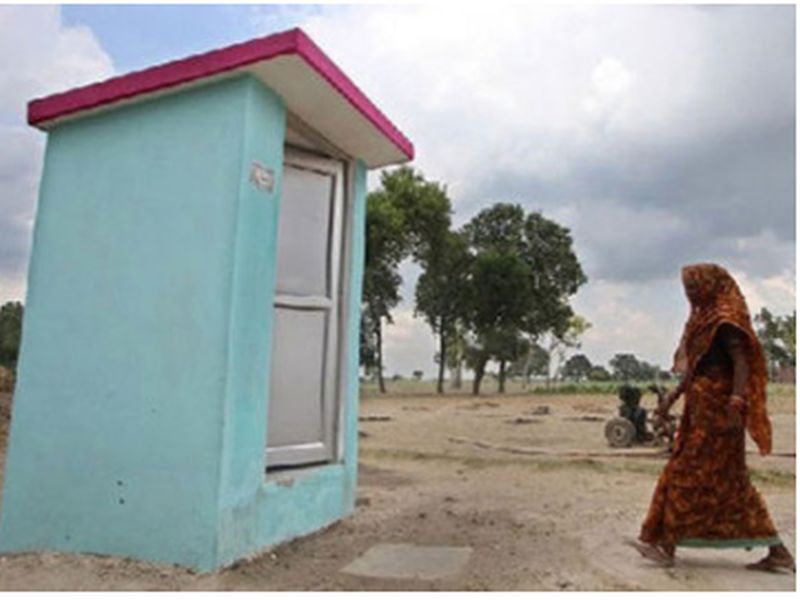 Woman sells cow in Bihar to construct toilet | कौतुकास्पद! दुभती गाय विकून महिलेने सुनेसाठी बांधलं शौचालय