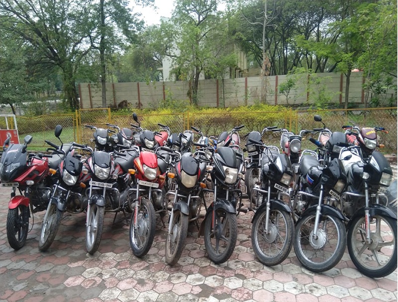 Aurangabad police seized 19 bikes from thieves | औरंगाबाद पोलिसांनी चोरट्यांकडून १९ दुचाकी केल्या जप्त 