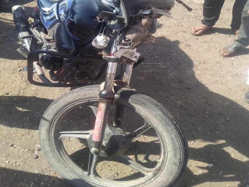 The death of a six-year-old child in a two-wheeler accident | दुचाकी - पिकअप अपघातात सहा वर्षीय मुलाचा मृत्यू