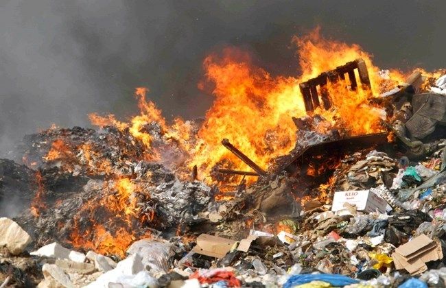 Nagpur Municipal Corporation: Fines worth Rs 50 thousand for burning of biological waste | नागपूर महापालिका : जैविक कचरा जाळणाऱ्या हॉस्पिटलला ५० हजार रुपये दंड 
