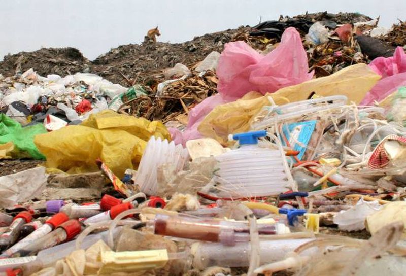 Ignoring the implementation of the Biomedical Waste Act | जैव वैद्यकीय कचरा अधिनियमाच्या अंमलबजावणीकडे दुर्लक्ष