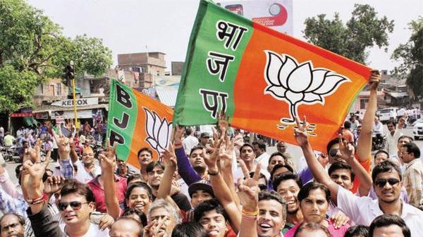 Congress in Akkalkot taluka, BJP on 311, and 48 seats for Congress in 48 seats | अक्कलकोट तालुक्यात ३११ बुथवर भाजपला तर ४८ बुथवर काँग्रेसला मताधिक्य