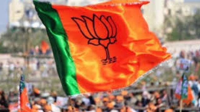 Winds of dissatisfaction among BJP in Mira-Bhayander city; Demand for removal of corrupt tendencies from the party | मीरा-भाईंदर शहरातील भाजपमध्ये असंतोषाचे वारे; भ्रष्ट प्रवृत्तींना पक्षातून काढण्याची केली मागणी