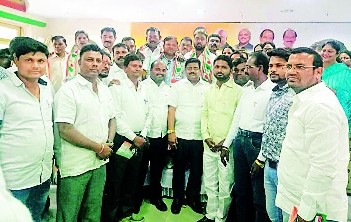 BJP office bearers entering congress at Nagpur | नागपुरात भाजपा पदाधिकाऱ्यांचा काँग्रेसमध्ये प्रवेश