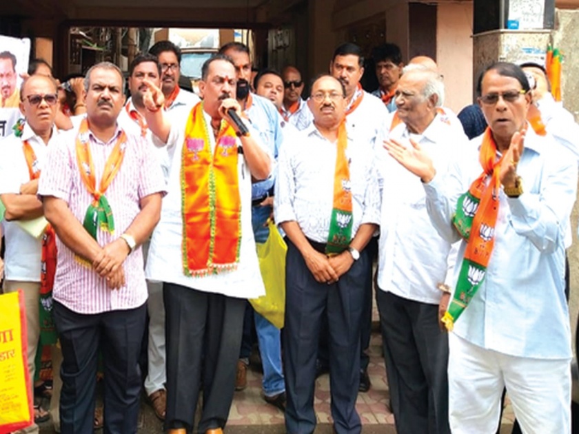 Vasai-BJP's movement outside Virar municipality 'H' division | वसई- विरार महापालिका ‘एच’ प्रभागाबाहेर भाजपाचे आंदोलन
