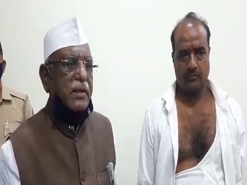 Congress-BJP Rada; Arjun Shelke, who joined BJP and became the Deputy Chairman of Panchayat Samiti, was beaten | कॉंग्रेस-भाजपत राडा; भाजपत जाऊन पंचायत समितीचे उपसभापती झालेल्या अर्जुन शेळकेंना मारहाण