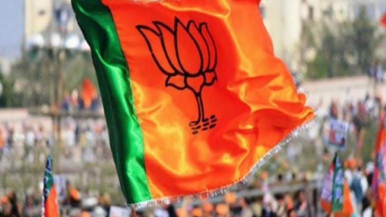 "Eight BJP MLAs ready to join another party" | "भाजपाचे आठ आमदार दुसऱ्या पक्षात जाण्याच्या तयारीत"
