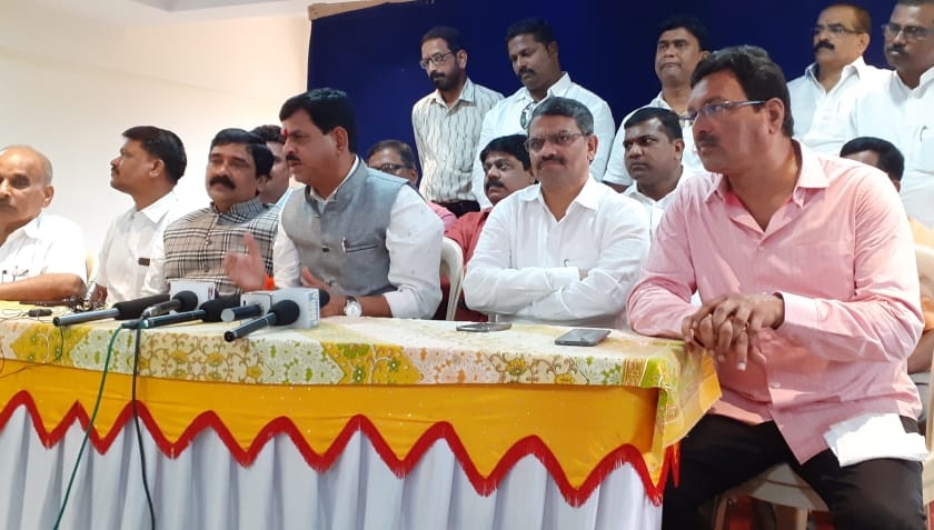 Retreat of BJP rebels in Ratnagiri district | Maharashtra Vidhan Sabha 2019 : रत्नागिरी जिल्ह्यातील भाजपच्या बंडखोरांची माघार