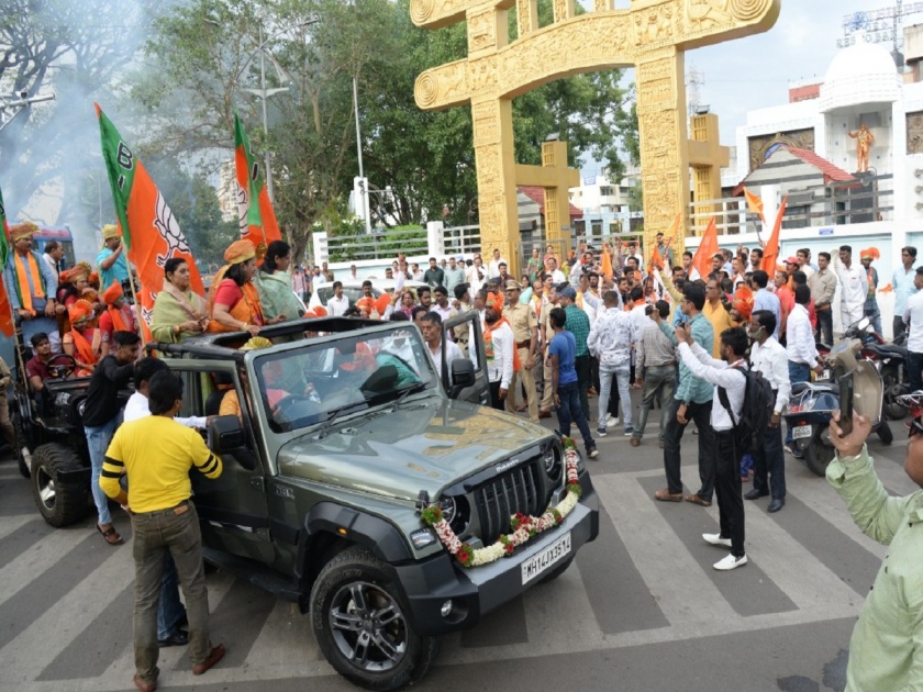 Shiv Sainik BJP workers face to face in Pimpri tensions eased as police intervened in time | पिंपरीत शिवसैनिक-भाजपा कार्यकर्ते आमने-सामने; पोलिसांनी वेळीच हस्तक्षेप केल्याने तणाव निवळला