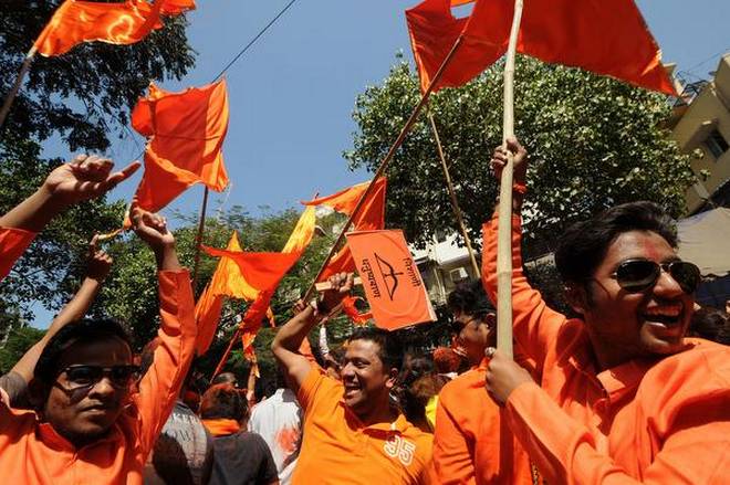 Vidhan Sabha 2019 - A loyal Shiv Sena will not promote the BJP; Shiv Sainiks Stand in Thane | निष्ठावान शिवसैनिक भाजपाचा प्रचार करणार नाही; ठाण्यात शिवसैनिकांनी घेतली भूमिका 