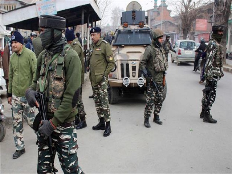Jammu-Kashmir: Bomb blasts and shootings in downtown Srinagar, no casualties | Jammu-Kashmir: श्रीनगरच्या डाउनटाउन परिसरात बॉम्ब स्फोट आणि गोळीबार