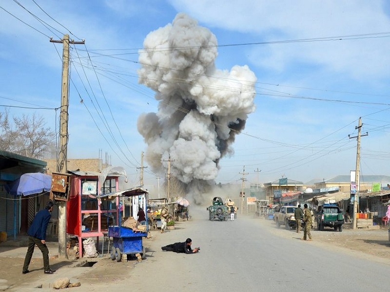 Taliban news, A bomb blast near the northern Afghan city of Kunduz, killed at least 12 people and injured more | अफगाणिस्तानच्या कुंदुज प्रांतात मोठा बॉम्बस्फोट, 50 पेक्षा जास्त नागरिकांचा मृत्यू तर अनेक जखमी