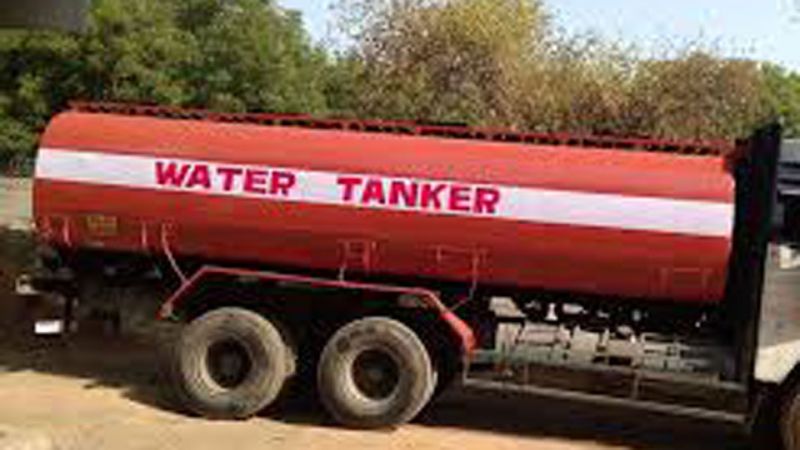 Eight tankers get 'green signal' in nine days in Buldana district | बुलडाणा जिल्ह्यात नऊ दिवसात आठ टँकरला ‘ग्रीन सिग्नल’