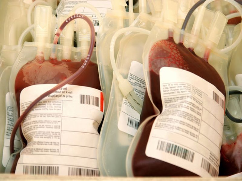 Lack of blood in Hingoli district hospital; Appeal to donors donating blood | हिंगोली जिल्हा रूग्णालयात रक्त तुटवडा; दात्यांना रक्तदान करण्याचे आवाहन
