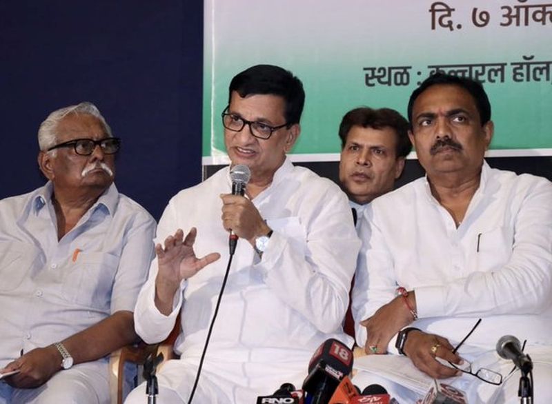 Maharashtra Election 2019: An allowance of Rs 5,000 is given to the unemployed, ncp-congress manifesto release by leader in mumbai | Maharashtra Election 2019: घोषणांचा पाऊस ! बेरोजगारांना 5 हजारांचा भत्ता, महाआघाडीचा शपथनामा जाहीर