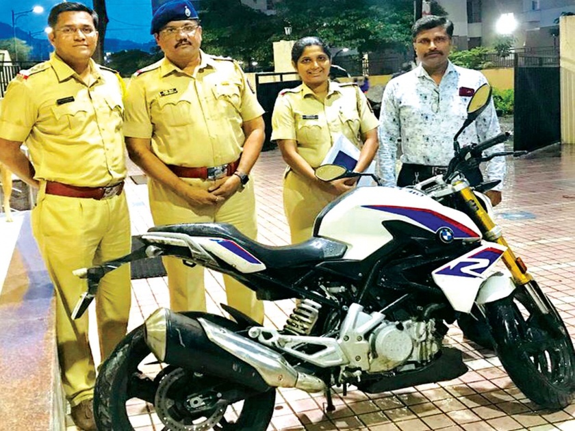 Expensive motorbike caught by police | ...अन् पोलिसांनी पकडली तब्बल १० लाखांची बाईक