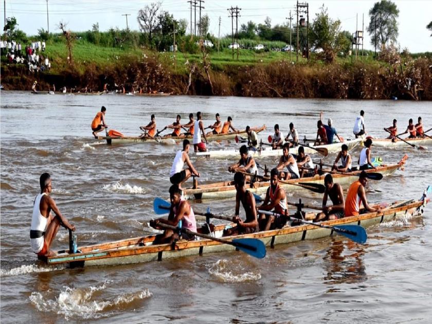 Boat races in river Panchganga at Ichalkaranjit in Kolhapur, Tarun Maratha Boat Club of Sangliwadi A first | कोल्हापुरातील इचलकरंजीत पंचगंगा नदीत होड्यांच्या शर्यती, सांगलीवाडीचा तरुण मराठा बोट क्लब अ प्रथम