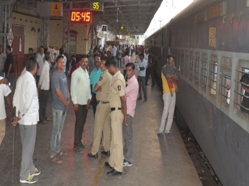 'High alert' at Nandurbar station due to anonymous e-mail | निनावी ई-मेलमुळे नंदुरबार स्थानकावर ‘हाय अलर्ट’