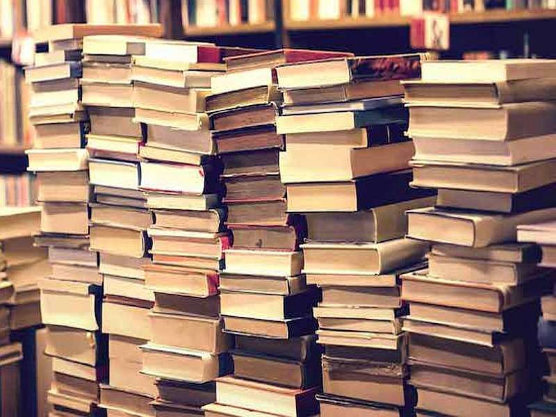  'Book March' widening the lines of reading prosperity | दृष्टिकोन : वाचन समृद्धीची रेषा मोठी करणारा ‘बुक मार्च’