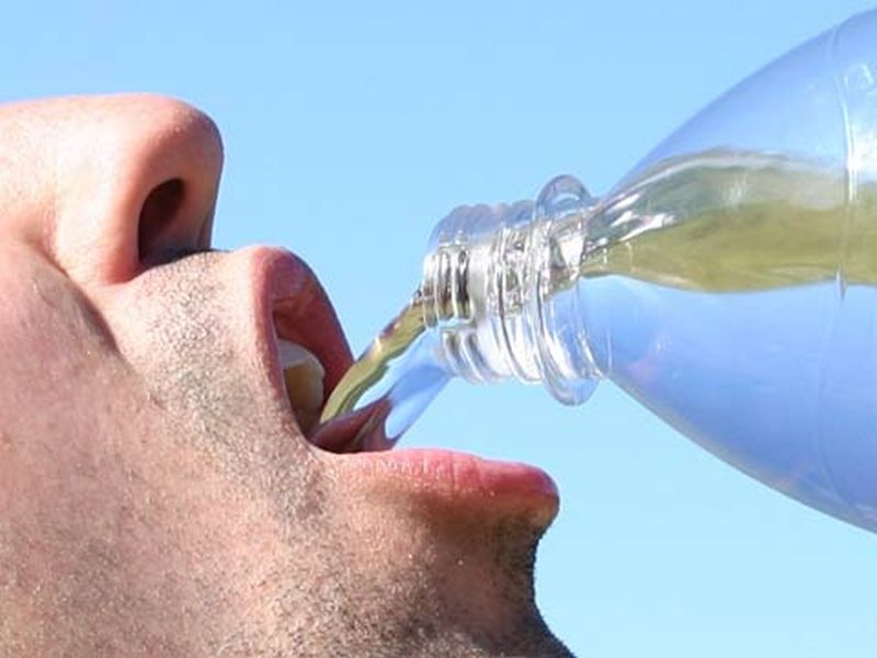 microplastics contaminate 9o percent bottled water globally study | सावधान ! तुमच्या पिण्याच्या पाण्यात आहेत प्लास्टिकचे कण 