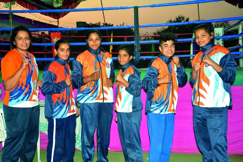 National School Boxing Competition: Maharashtra's girls throng! | राष्ट्रीय शालेय बॉक्सिंग स्पर्धा : महाराष्ट्राच्या मुलींचा जोरदार ठोसा!