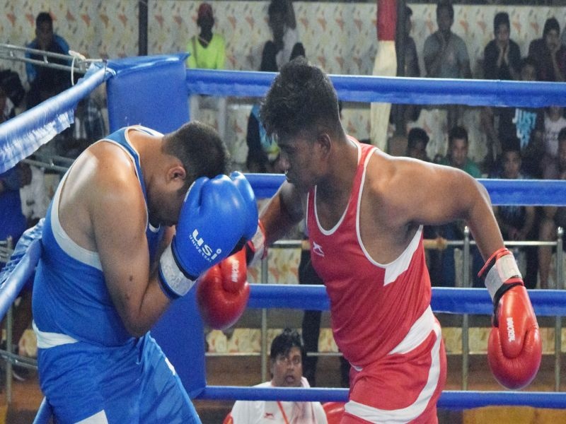 State level boxing event: Gaurav Gosavi defeated qureshi of Aurangabad | राज्यस्तरीय बॉक्सिंग स्पर्धा : गौरव गोसावीने औरंगाबादच्या कुरेशीचा पराभव केला
