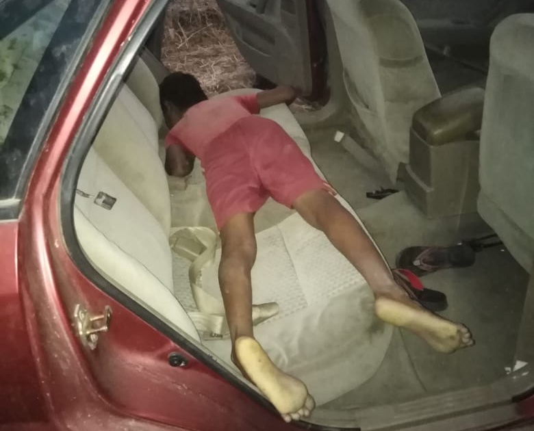 Akot: The 12-year-old died in a closed car | अकोट : बंद कारमध्ये गुदमरून १२ वर्षीय मुलाचा मृत्यू