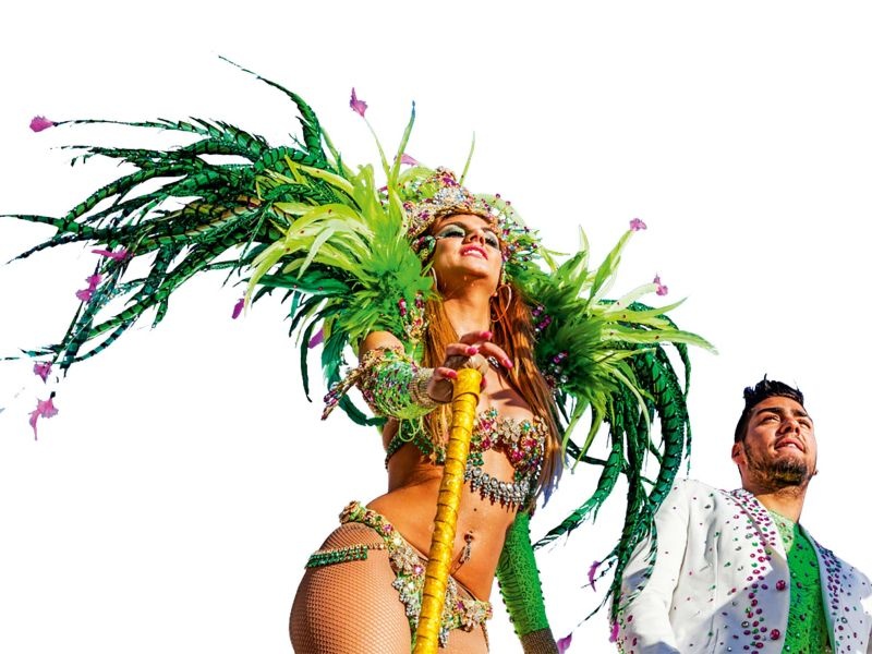 experiencing 'Rio Carnival' in Brazil ... | बेधुंद...ब्राझिलमध्ये ‘रिओ कार्निव्हल’ अनुभवताना...
