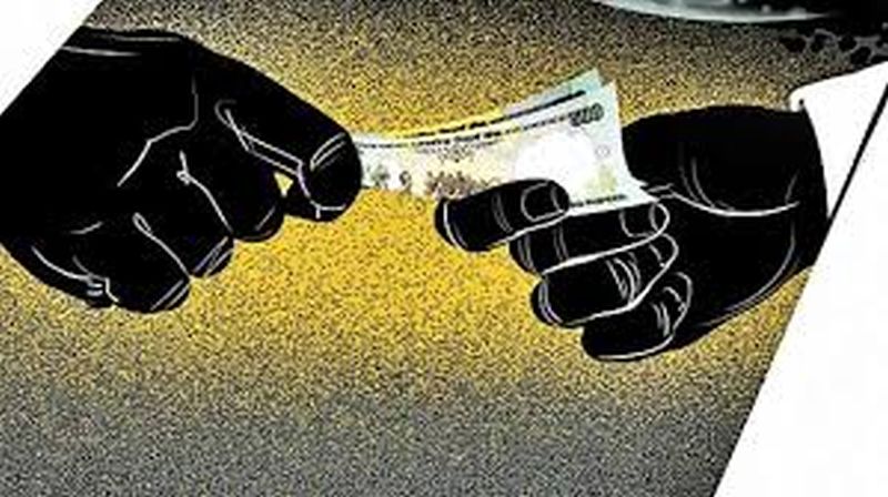 One arrested fot taking Rs 3,000 bribe! | तीन हजार रुपयांची लाच घेणाऱ्या तलाठ्यास अटक!