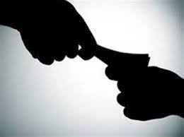 In Marathwada, 62 people were caught in a bribe during six months | मराठवाड्यात सहा महिन्यांत ६२ जण लाच घेताना जाळ्यात 