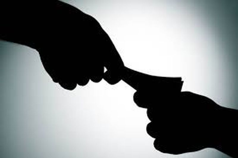 Demand for bribes; Crime case filed against Talathi | लाचेची मागणी; तलाठ्यावर गुन्हा