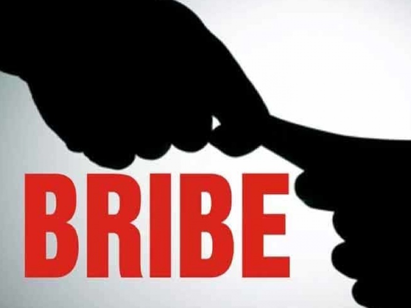 Sarpanch of Rajivli, deputy sarpanch in the net of bribery while accepting a bribe of 30,000 | Ratnagiri: तीस हजारांची लाच स्वीकारताना राजीवलीचे सरपंच, उपसरपंच लाचलुचपतच्या जाळ्यात