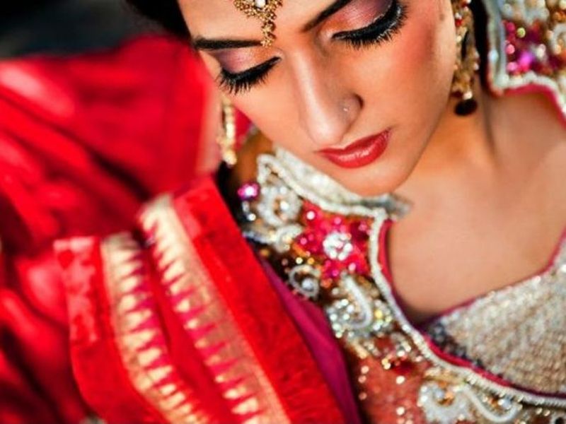 Bridal Beauty Tips dos and donts for all the brides to be | Bridal Beauty Tips : लग्नाच्या दिवशी दिसायचंय 'सुंदर'?; तर चुकून करू नका 'या' गोष्टी