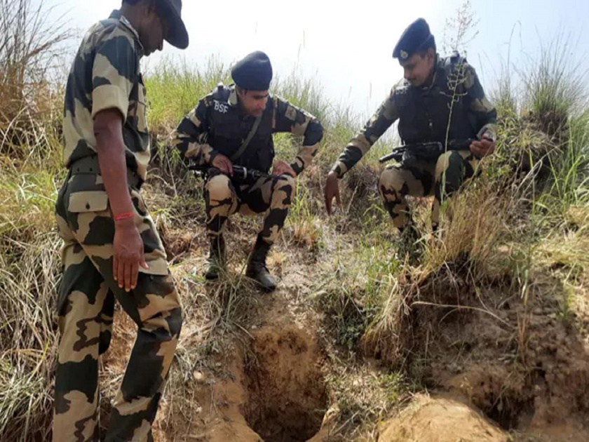 Watch Tunnel Used By Pakistans Jaish Terrorists Found Attack On Amarnath Yatra Averted know more | अमरनाथ यात्रेवरील हल्ल्याचा कट उधळला,भारत-पाक सीमेवर सीमा सुरक्षा दलाने उद्ध्वस्त केला बोगदा