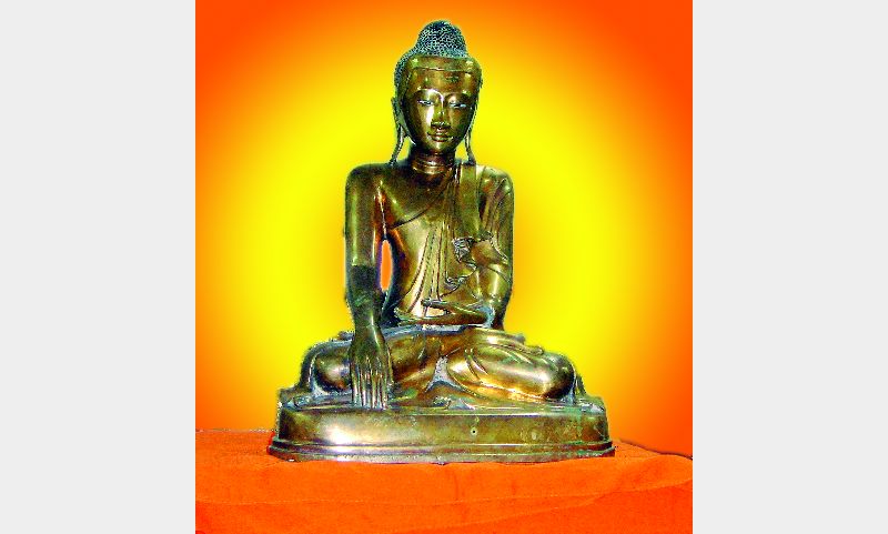 Dr. Babasaheb ambedkar arranged Buddha statue for dhamma ceremony | ...अन् रातोरात डॉ. बाबासाहेबांनी केली बुद्ध मूर्तीची सोय