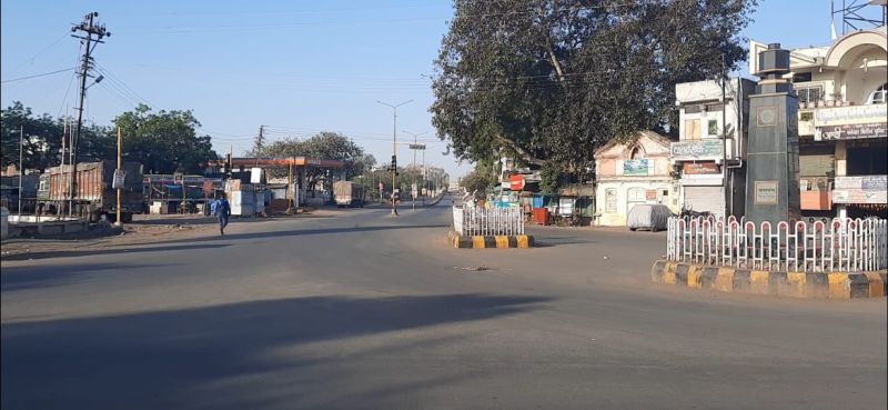 Janta curfue: spontaneous response in Buldana district | Janta curfue : बुलडाणा जिल्ह्यात उत्स्फुर्त प्रतिसाद