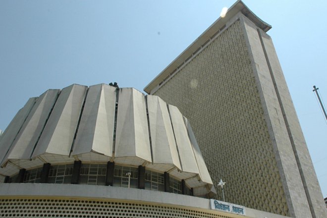 Buldhana issues raise in Legislative Assembly | बुलढाण्याच्या प्रश्नांवर विधानसभेत रणकंदन