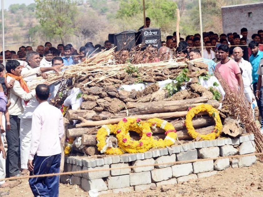 Cremation on the martyrs of Buldana district | बुलडाणा जिल्ह्यातील शहीद जवानांवर अंत्यसंस्कार