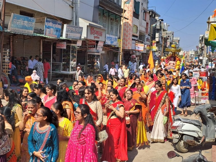 Buldhana Parade in Khamgaon on the occasion of Lord Mahavir jayanti Janmakalyanak Mahotsav | बुलढाणा : भगवान महावीर जन्मकल्याणक महोत्सवानिमित्त खामगावात शोभायात्रा