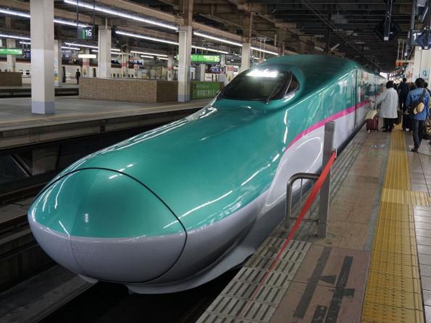 Shocking! Japan bullet train door opens at 280 kmph news goes viral | दरवाजा उघडाच राहिला अन् २८० किमी प्रति तासाच्या वेगाने धावत राहिली बुलेट ट्रेन!