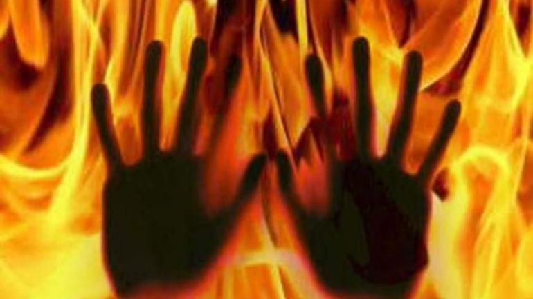 Drunker-ed man burnt step mother in Nagpur | नागपुरात दारुड्याने सावत्र आईला जाळले