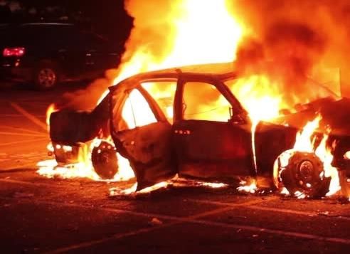 Three vehicles were burnt in Nagpur overnight | नागपुरात एकाच रात्रीत तीन वाहने जाळली