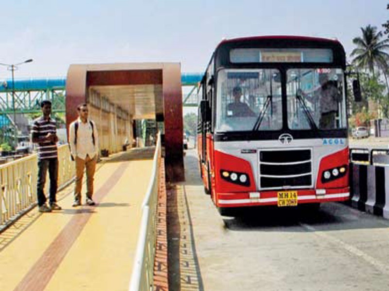 PMP bus passenger will be Sterilization in Pune; workers ideas | पुण्यात पीएमपी बसमध्ये प्रवासी होणार निर्जंतुक ; कर्मचाऱ्यांची कल्पना