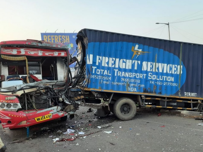 Third accident in Pune; Bus hits freight tempo, 1 killed | पुण्यात तिसरा अपघात; बसने मालवाहू टेम्पोला दिली धडक, १ ठार