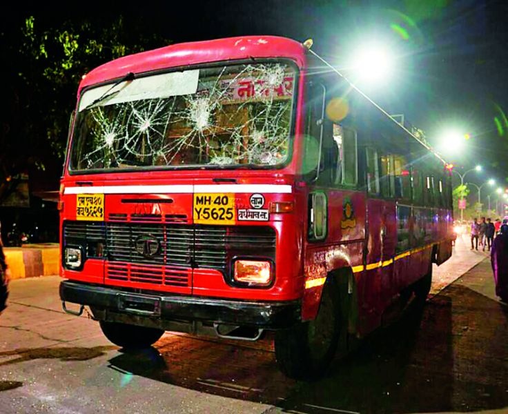 In Nagpur, the ST bus crushed the youth | नागपुरात भरधाव एसटी बसने तरुणाला चिरडले