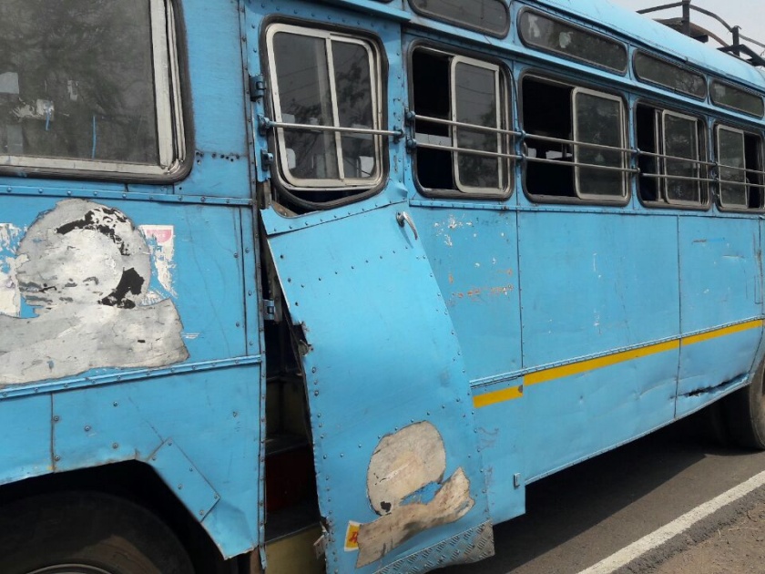 Karanja - Murtijapur ST bus accident; Traveler safe | कारंजा - मूर्तिजापूर एसटी बसला अपघात;  प्रवासी सुरक्षित 